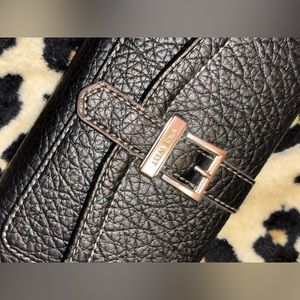 Nine West Black faux leather wallet,used but in very mint condition! 🖤